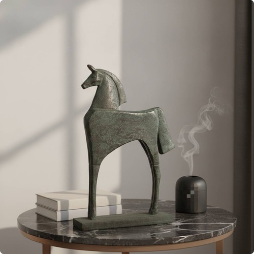 Horse sculpture with base - with,