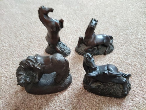 Horses ponies figures bundle - horses/ponies, 4