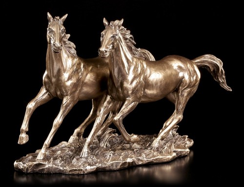 Horse figures wild gallop - figures,